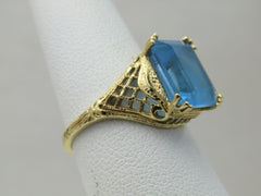 14kt Swiss Blue Topaz Ring, 5.25 TCW, Sz. 7.5, 4.22.gr. Vintage Themed Design