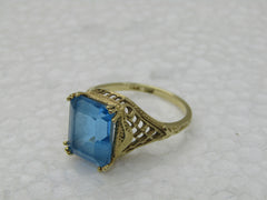 14kt Swiss Blue Topaz Ring, 5.25 TCW, Sz. 7.5, 4.22.gr. Vintage Themed Design