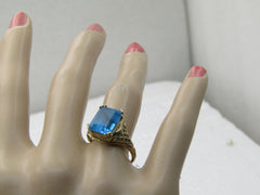 14kt Swiss Blue Topaz Ring, 5.25 TCW, Sz. 7.5, 4.22.gr. Vintage Themed Design