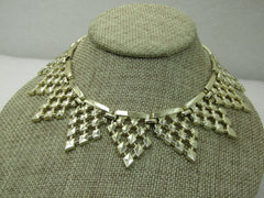 Vintage Pointed Wreath Necklace, Diamond Pattern, 16", Gold Tone, 1960's