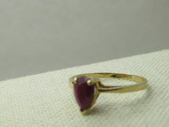 Vintage 10kt 1 CTW Pear-Shaped Ruby Ring, Sz. 7.75, 1.60 Gr.