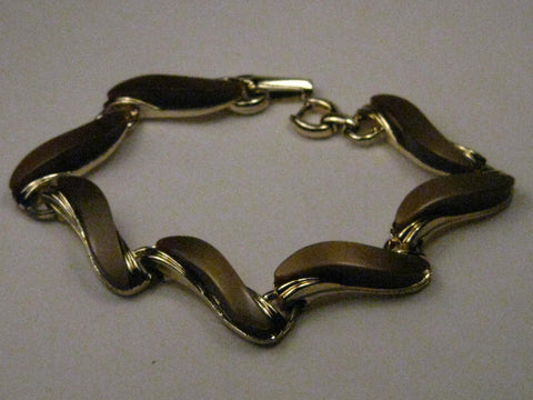 Vintage Gold Tone Brown Thermoset Bracelet, 7", Wavy Links, Mocha colored, 1950's/1960's
