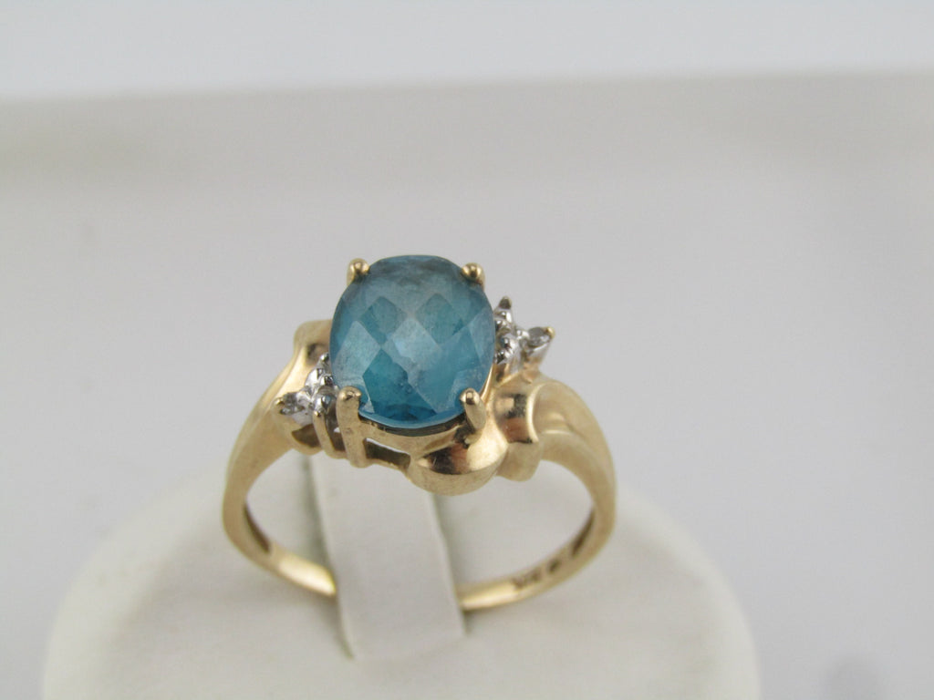 Vintage 10kt Blue Topaz Diamond Ring, Sz. 9, 1980's, 3.06 grams.