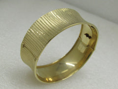 Vintage 18kt Gold Ridged Hinged Cuff Bracelet, 8" Signed, 1" Wide