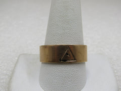 Vintage 10 kt Vintage Masonic Virtue Conjunctivi Band Ring . Sz. 12 and 7.5mm wide.
