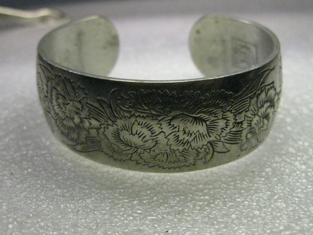 Carnation sterling silver scarf ring
