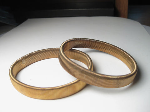 Vintage Gold tone Pair of Sleeve Holder Stretchy Bracelets, 1/2" wide