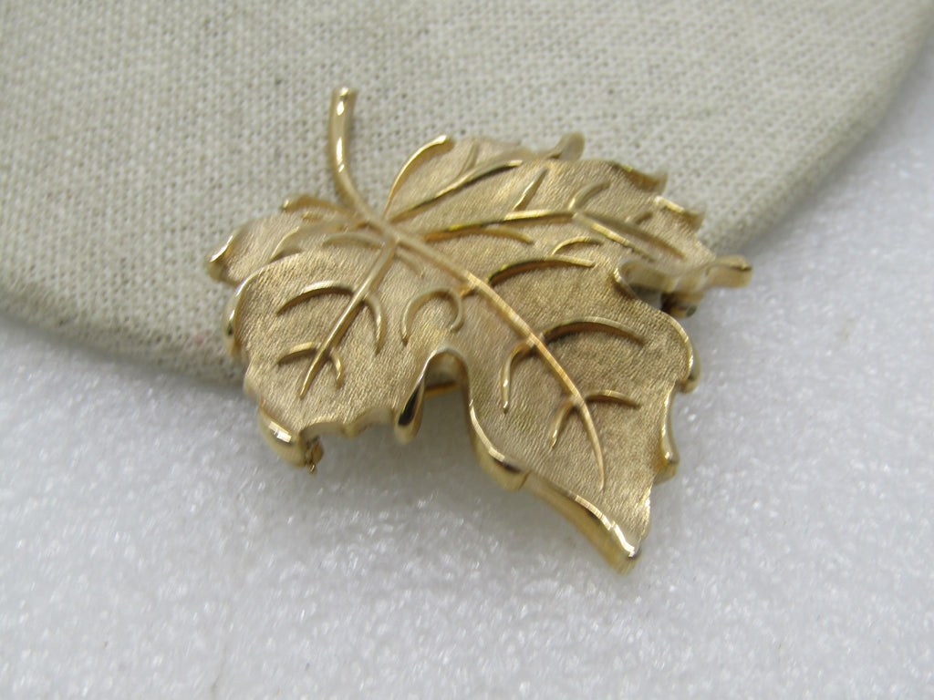 Vintage c 1960 Crown Trifari Brooch Gold Tone Feather Leaf Signed Desi –  Lori Bilodeau Antiques