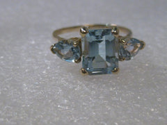 14kt Yellow Gold Emerald & Pear Cut Blue Topaz Ring, sz. 9, 3.94 gr. 6.3 tcw