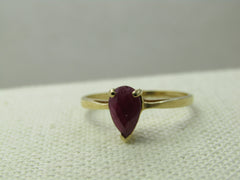Vintage 10kt 1 CTW Pear-Shaped Ruby Ring, Sz. 7.75, 1.60 Gr.