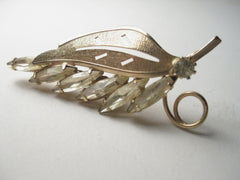 Vintage Art Deco Goldtone Leaf Brooch with Yellow Marquis Stones