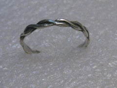 Vintage Sterling Silver Interwined Band/Ring, 2.5mm wide, Size7, .98 grams, signed $