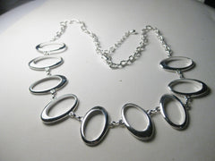 Vintage Silvertone Oval Modern Link Necklace - Looks New!