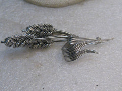 Vintage Articulated Wheat Brooch, Silver Tone - Tops Move, 3.25" Tall, 1960's
