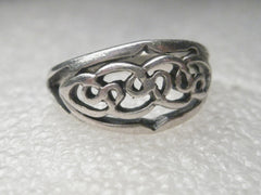 Vintage Sterling SIlver Celtic Style Cut-Out Ring, sz. 7.5, 3.80 gr.